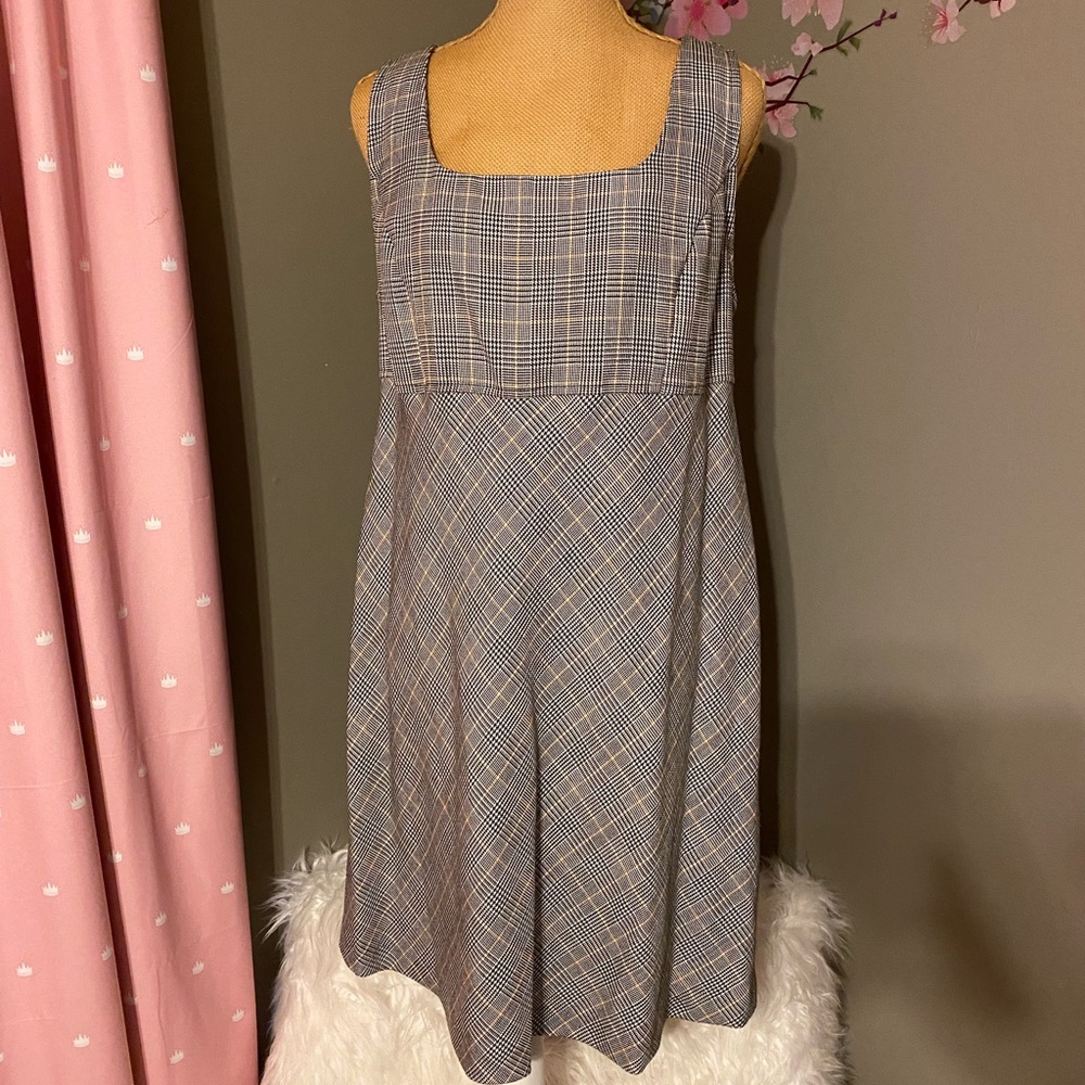 DAN HOWARD Maternities dress